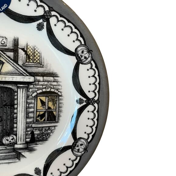 Royal Stafford Halloween Haunted House Salad Plates 8.5in Porcelain Set of 4 New - Picture 6 of 12